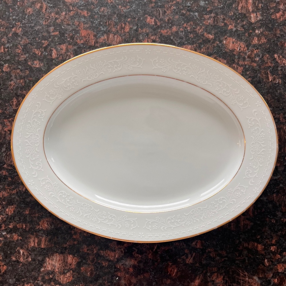 Noritake Guenevere Pattern Oval Serving Platter. 11.5"x9"